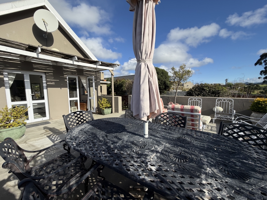 3 Bedroom Property for Sale in Crossways Farm Village Eastern Cape